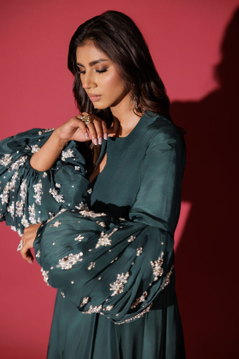 Emerald Queen by Alizay Saad