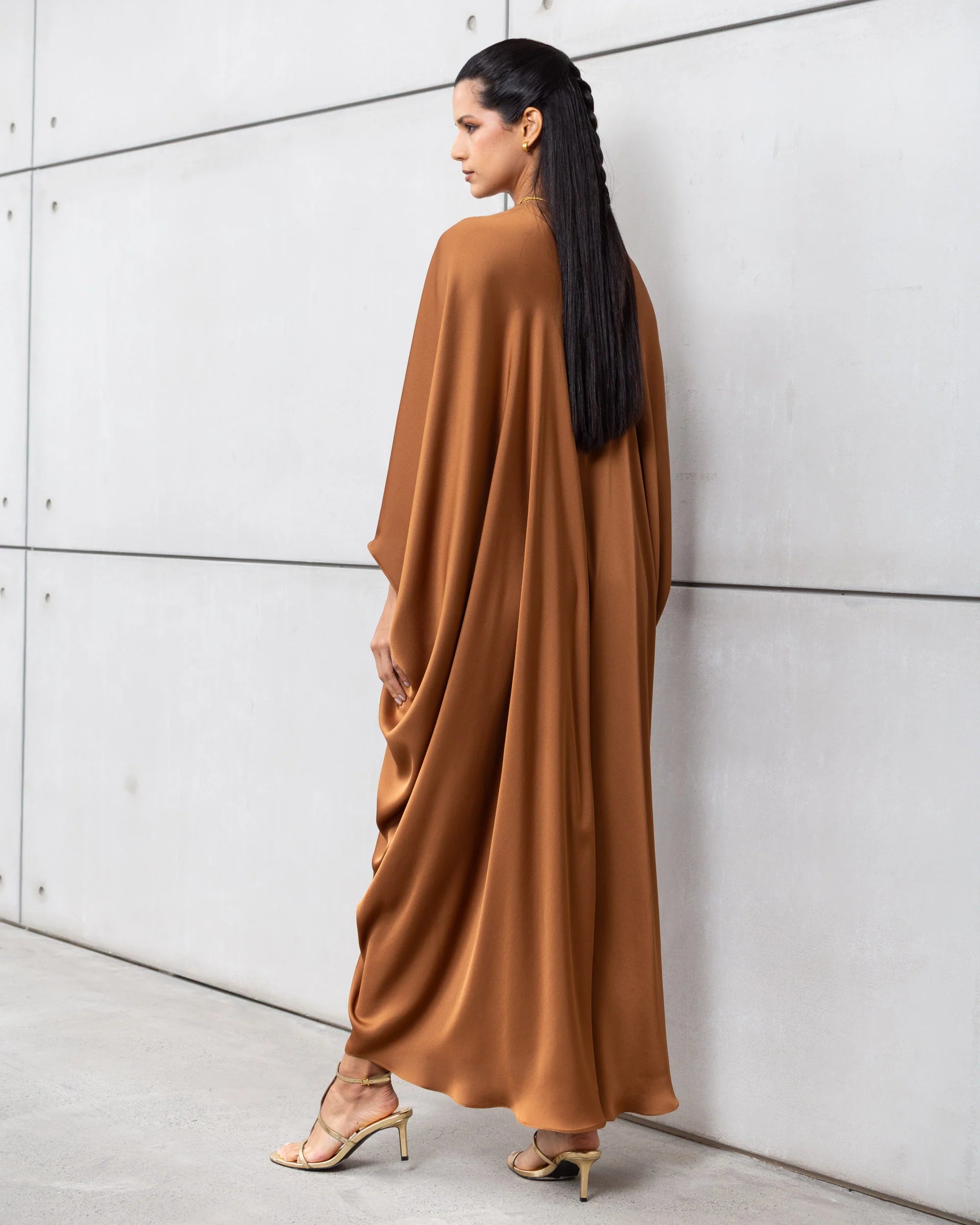 جلابية ألور المرصعة بالجواهر