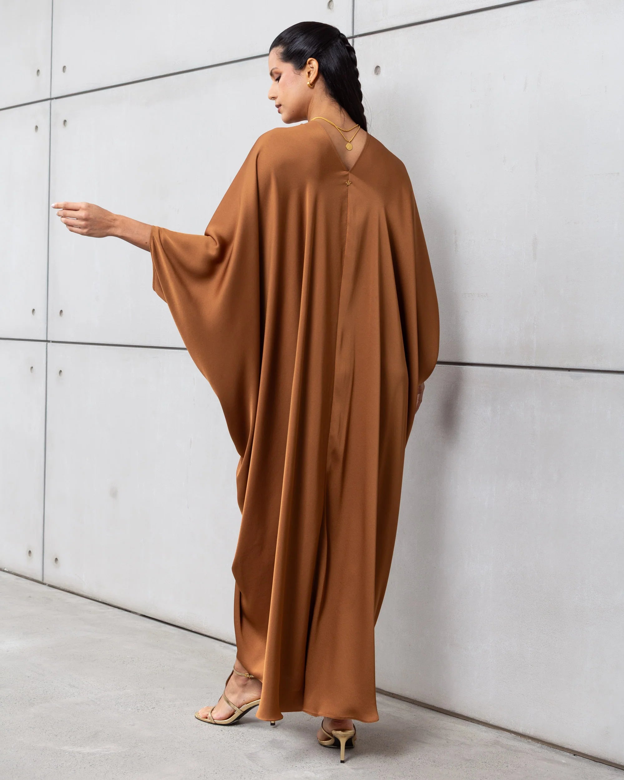 جلابية ألور المرصعة بالجواهر