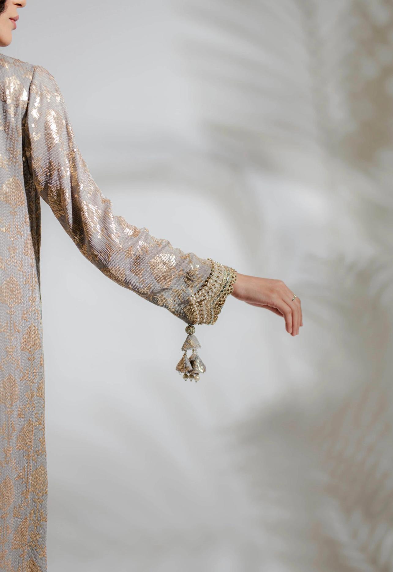 قفطان فضي من يوفوريا