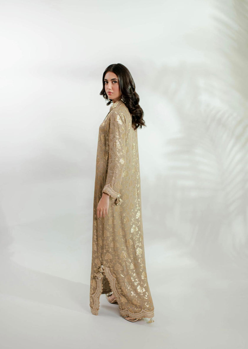 قفطان يوفوريا الذهبي