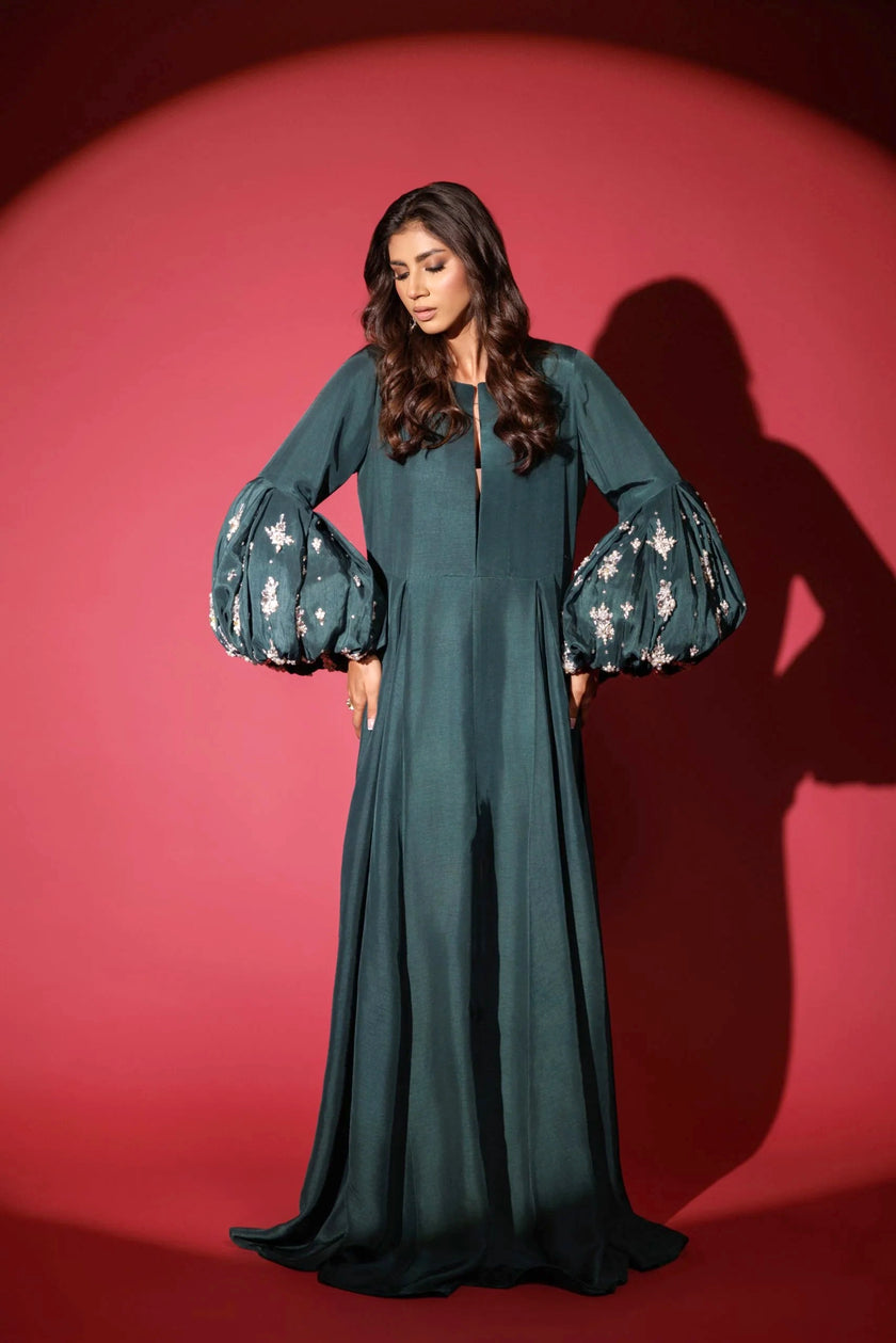 Emerald Queen by Alizay Saad