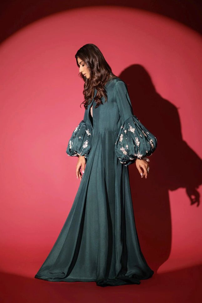 Emerald Queen by Alizay Saad