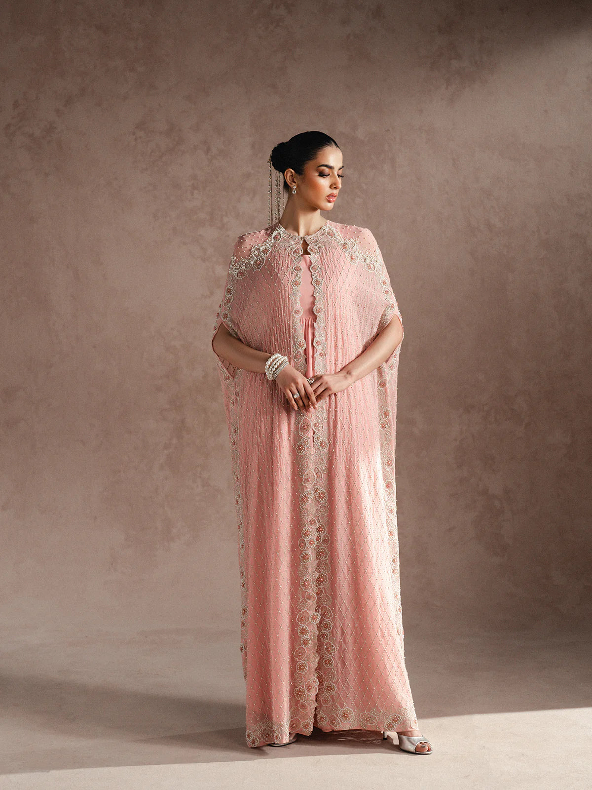 جلابية ألور المرصعة بالجواهر