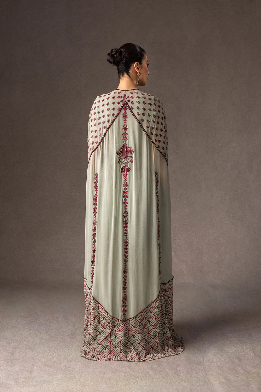 Zahra Mint – Ruby stone embellished cape